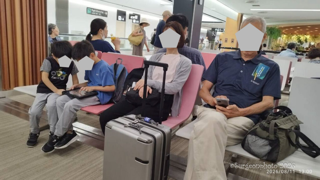 成田空港第2ターミナルサテライトの待合所