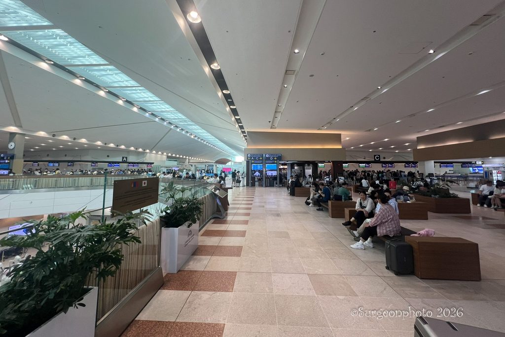 チンギスハーン空港 出発ロビー