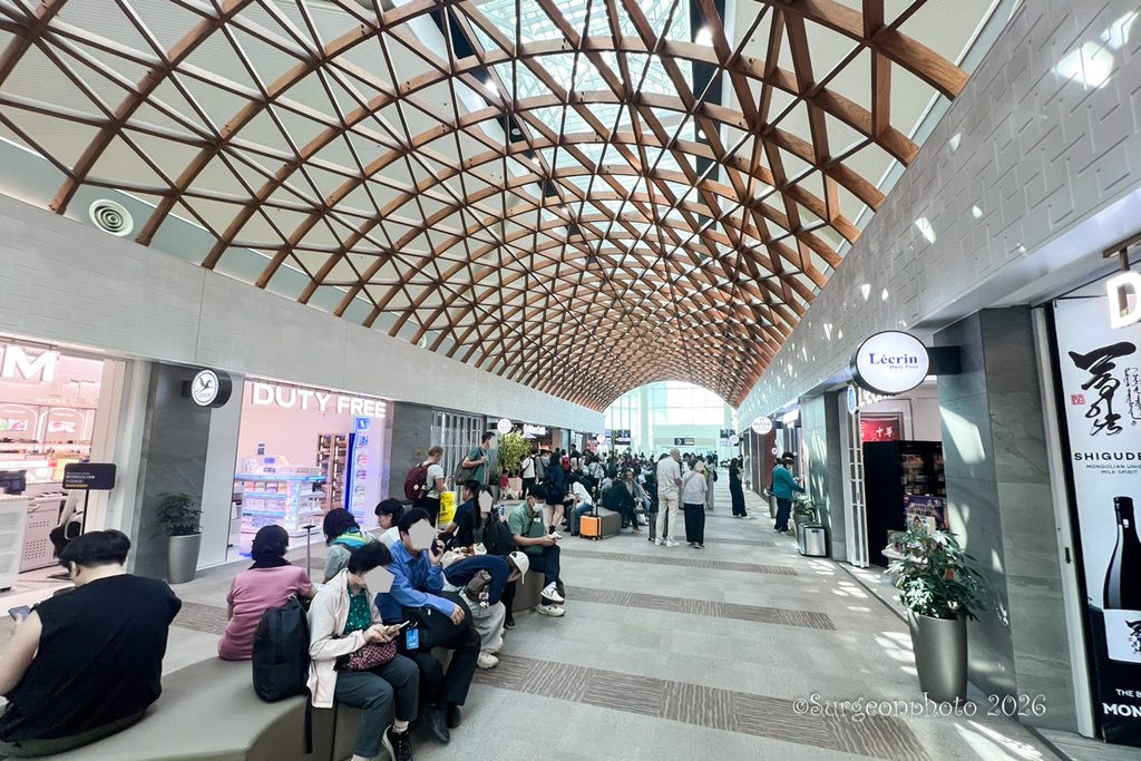 チンギスハーン空港 制限エリア 免税店