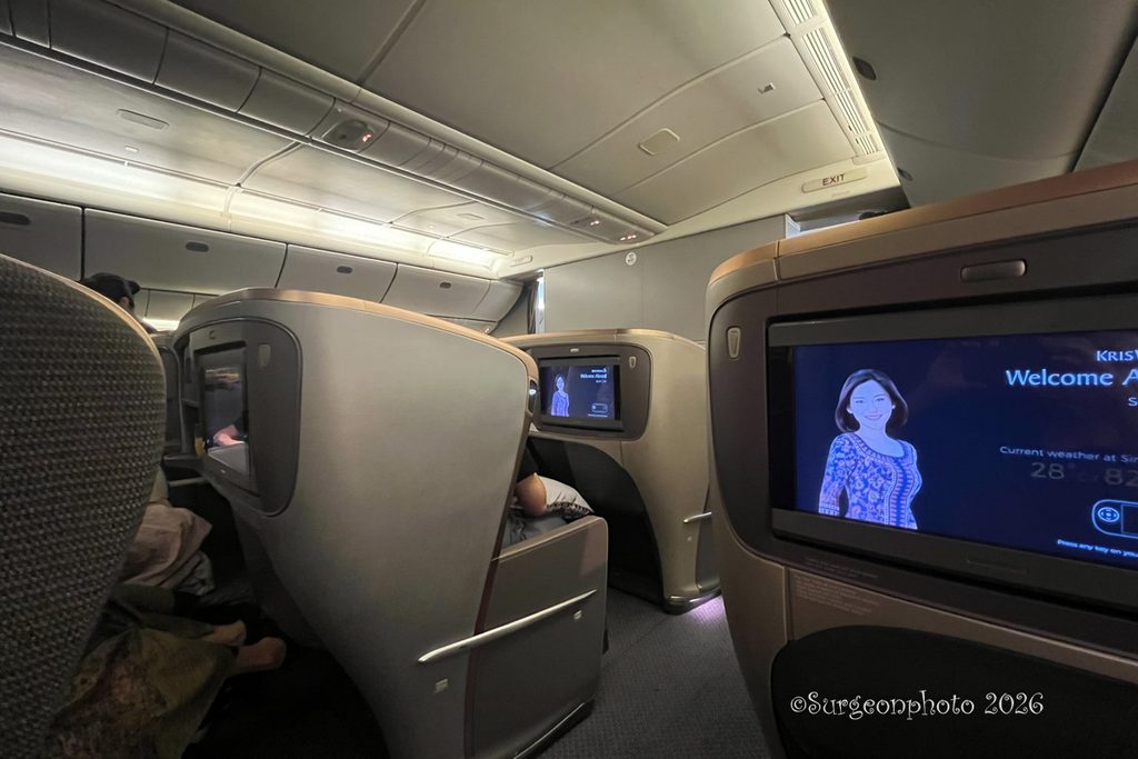 シンガポール航空B777-300ERビジネスクラスの機内