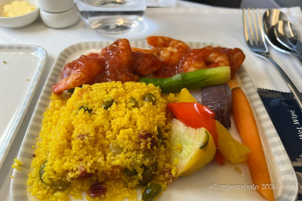 SQ432ビジネスクラス機内食の海老料理