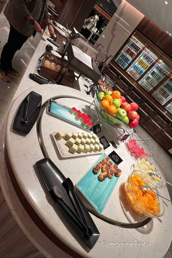シンガポール航空SilverKris Lounge Business Class内部