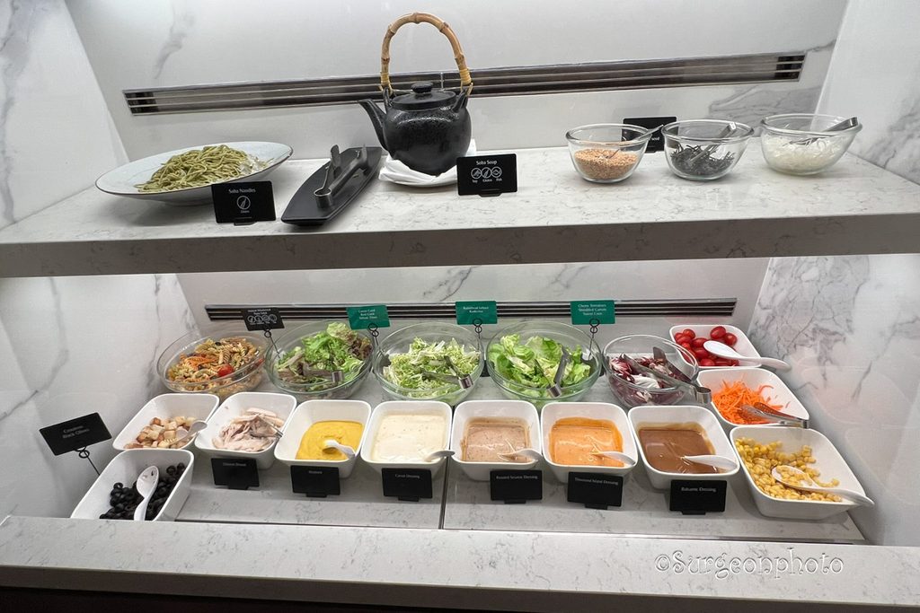 シンガポール航空SilverKris Lounge Business Class内部