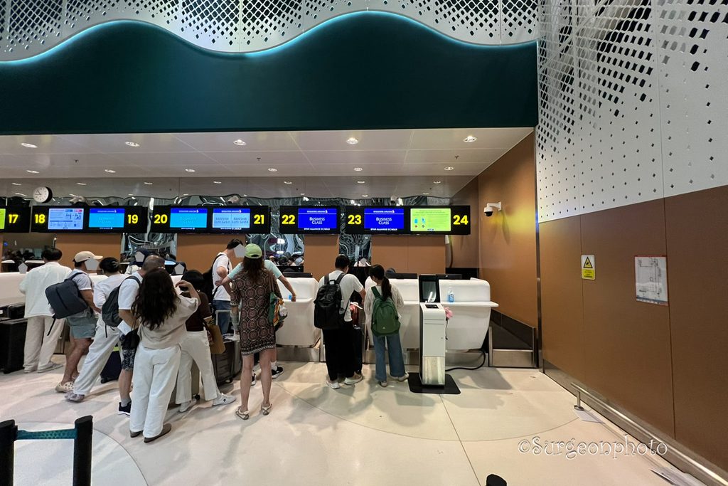 ヴェラナ国際空港新ターミナルチェックインカウンター