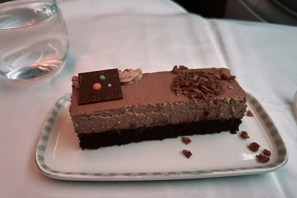 SQ437ビジネスクラスで提供されたチョコレート系デザート